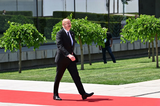 İlham Əliyev “Avropa siyasi birliyi” toplantısının açılış mərasimində iştirak edib